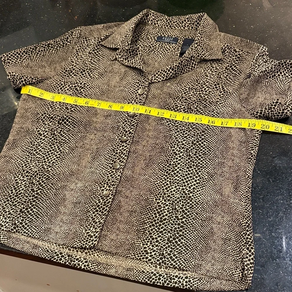 Crazy Horse Liz Claiborne Patterned Woman’s Button Down Shirt - Picture 6 of 7